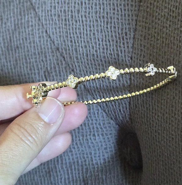 Gold💛 Hinged Cubic Zirconia💎 Flower🌸 Bracelet - NWT - Picture 10 of 16